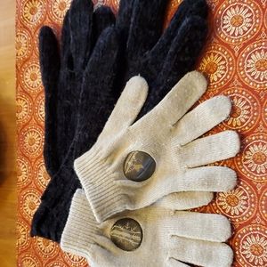 2 prs of gloves